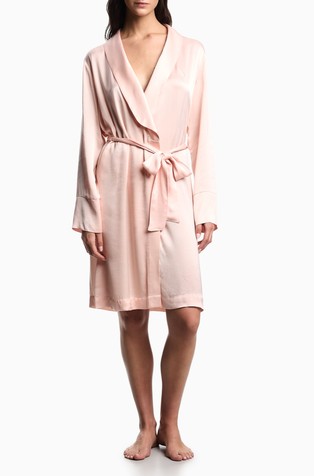 Satenasta jutranja halja