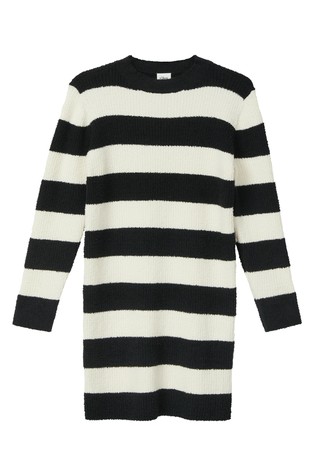 Kratka pletena obleka s črtastim vzorcem