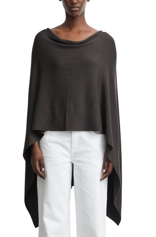 Fine-knit poncho made from a viscose blend