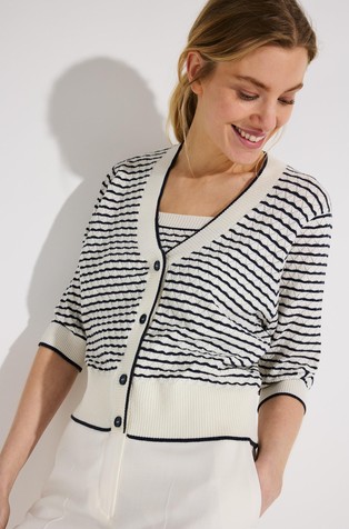 Pletena jopa s črtastim vzorcem