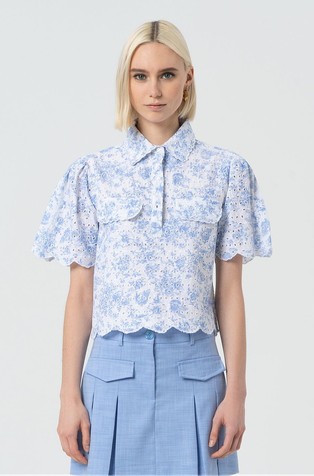 Blouse made in San Gallo lace with flowery pattern