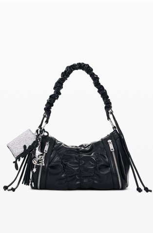 Nabrana torbica iz umetnega usnja s snemljivim obeskom in denarnico za kartice