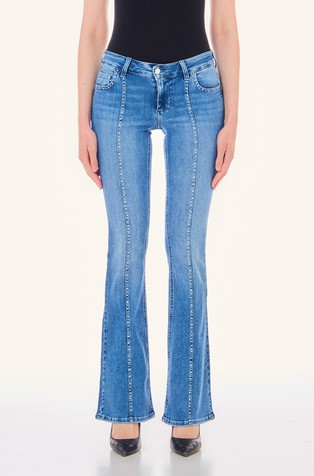 Slim fit jeans hlače z zvončastimi hlačnicami