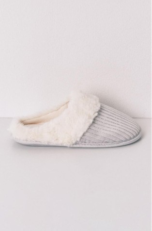 Copati z lureks črtastim vzorcem