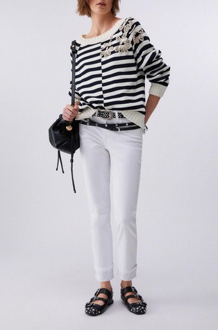 Pleten pulover s črtastim vzorcem in okrasnimi kamenčki