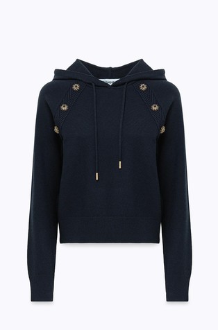 Pleten pulover s kapuco in dekorativnimi gumbi