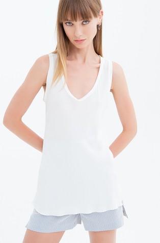 Tank top made in viscose