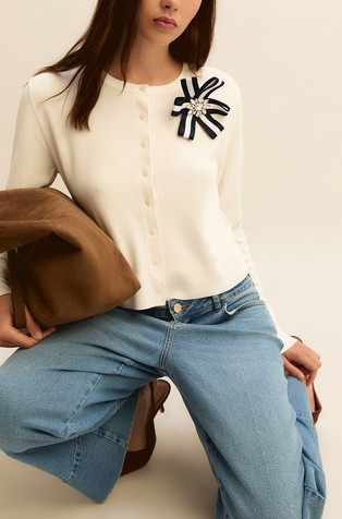 Viscose blend cardigan with decorative brooch