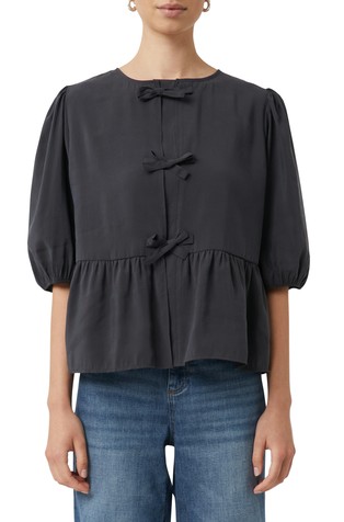 Bluza s pentljami in naborkom