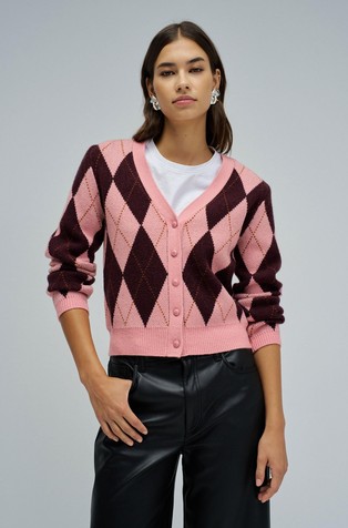 Pletena jopa s karirastim vzorcem