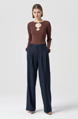 Palazzo hlače z gubami in karirastim vzorcem
