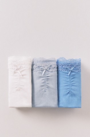 Paket 3 spodnjih hlačk s čipko