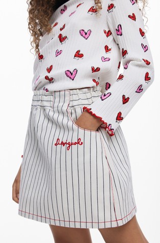 Kratko črtasto krilo