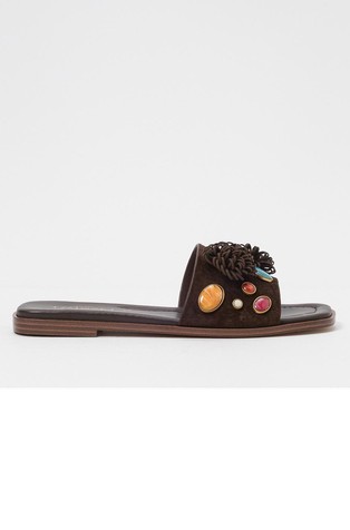 Natikači iz semiša z okrasnimi kamenčki