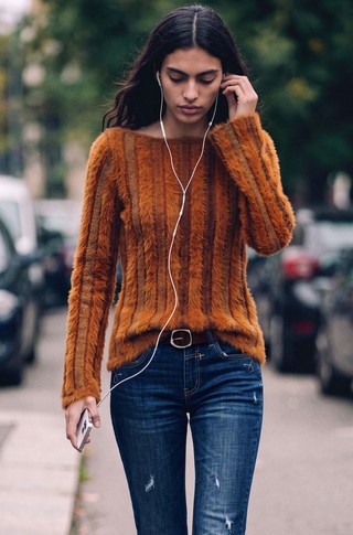 Knit weater with fur stripes
