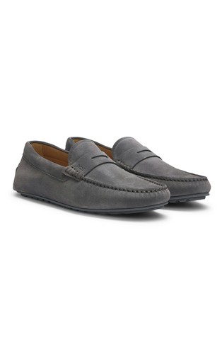 Moccasin loafers in suede