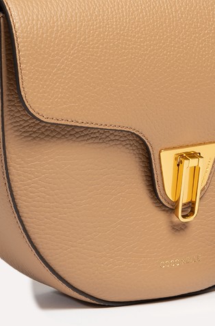 COCCINELLE Beat soft shoulder bag Light Brown 4