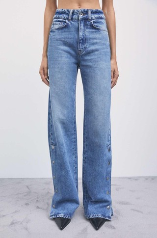 Wide-leg jeans with side slits