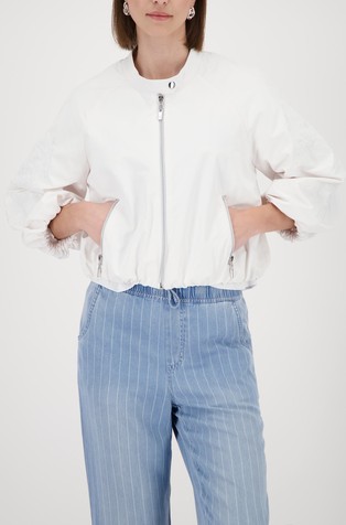 Kratka jakna iz najlona z vezeninami