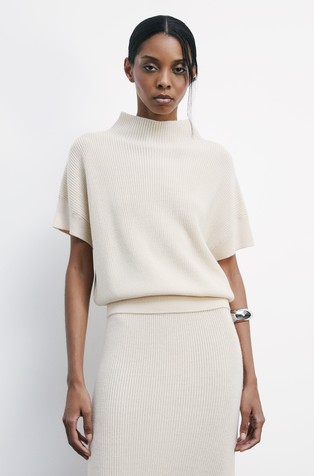 Essential knit short sleeved top