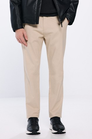 Slim fit chino hlače z mikro vzorcem
