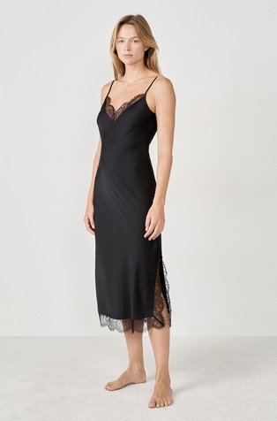 Confidence satenasta spalna srajca z naramnicami in čipko