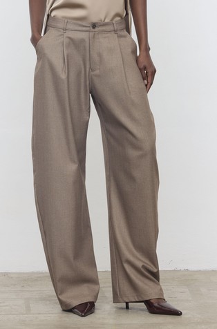 Relaxed fit trousers with pleats