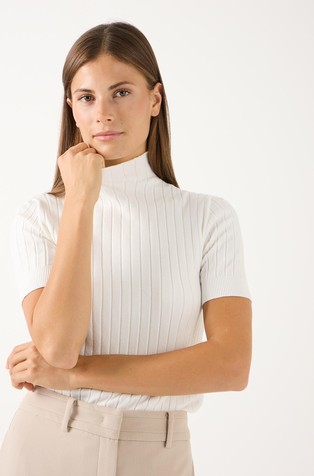 Short-sleeved knit sweater in viscose-blend