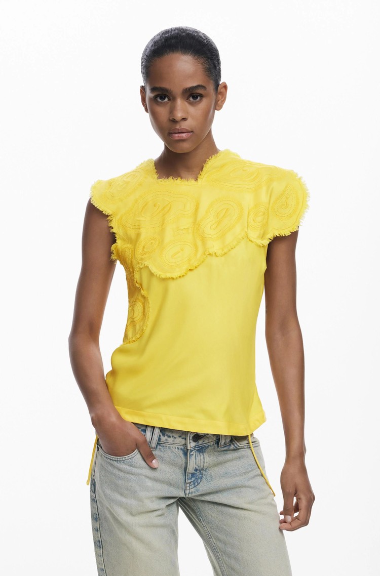 DESIGUAL Majica z vezeninami Rumena - Yellow 