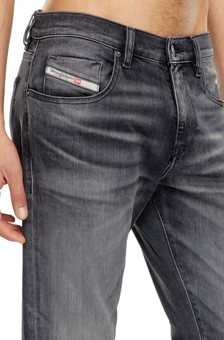 DIESEL Slim fit jeans hlače - 2019 D-Strukt 09J52 Siva - Black/Dark Grey 3