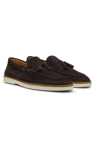 Loafer čevlji iz semiša z resastimi detajli