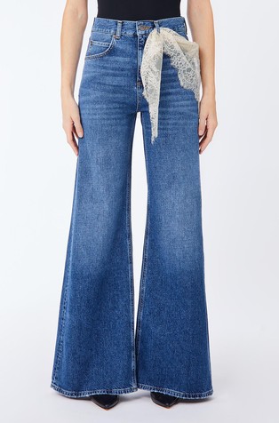 High waist bootcut jeans with lace scarf