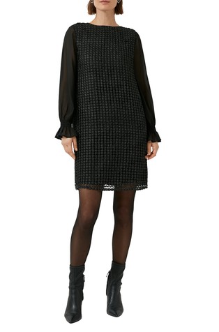 Obleka iz kvačkane čipke s svetlečimi vlakni