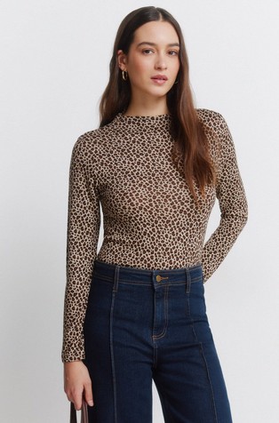 Majica s povišanim ovratnikom