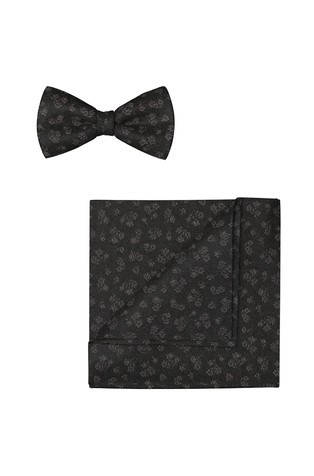 Bow tie and pocket square set