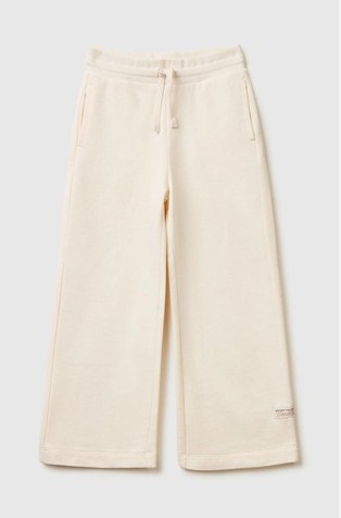 Trenirka s širokimi hlačnicami