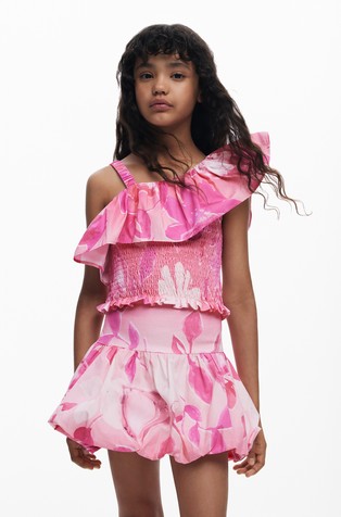 Top z naborkom in cvetličnim vzorcem