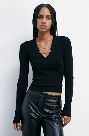 Essential oprijet pleten pulover z dekorativnimi verižicami