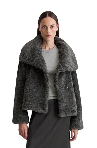 Jakna iz umetnega krzna