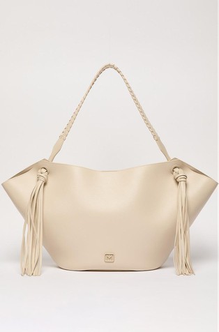 Shopper bag with maxi tassels