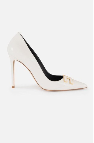 Usnjeni salonarji z logo detajlom