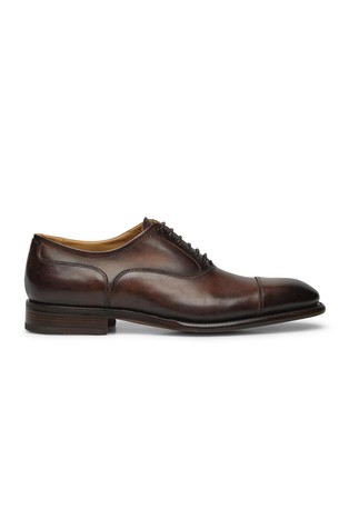 Exquisite calfskin lace-ups