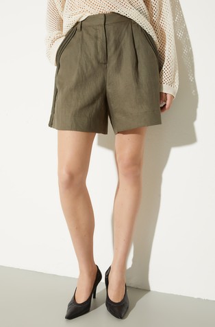 Linen shorts with woven details