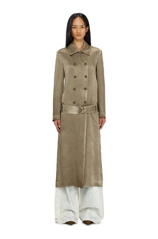 Trench coat in wrinkled satin