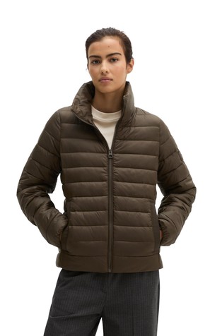 Water-repellent quilted jacket