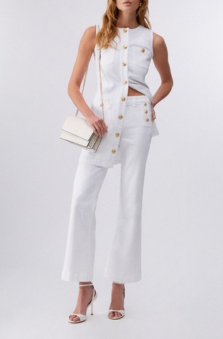 Jeans hlače z visokim pasom in dekorativnimi gumbi