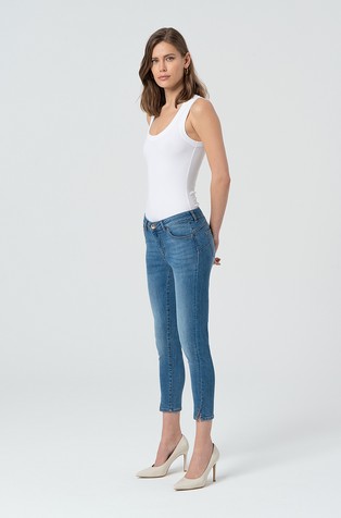 FRACOMINA Slim fit cropped jeans hlače s push-up učinkom Modra - Blue 2