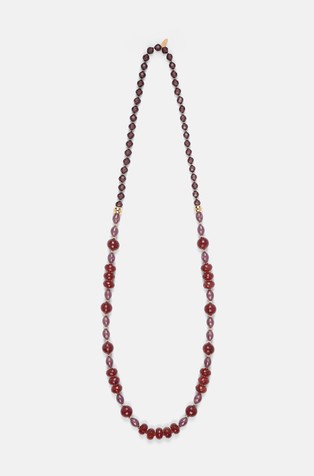 Long necklace with faceted details