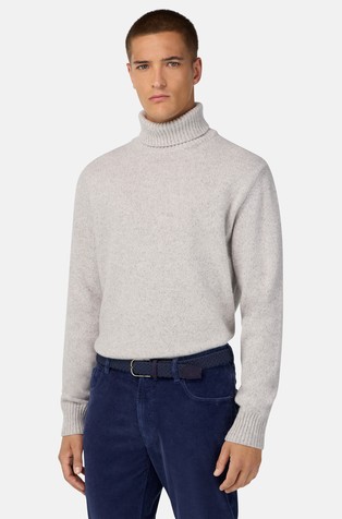 Volnen pulover s puli ovratnikom