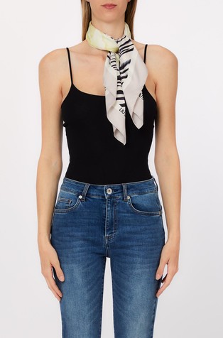 Ruta s potiskom cveta